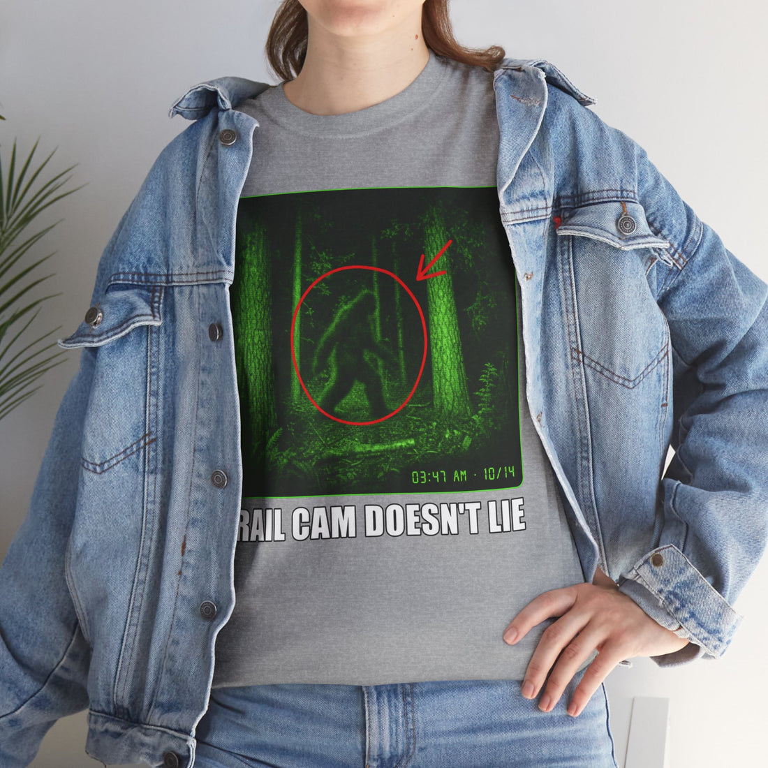 Funny Bigfoot Night Vision T-Shirt – Trail Cam Doesn't Lie Graphic Tee
